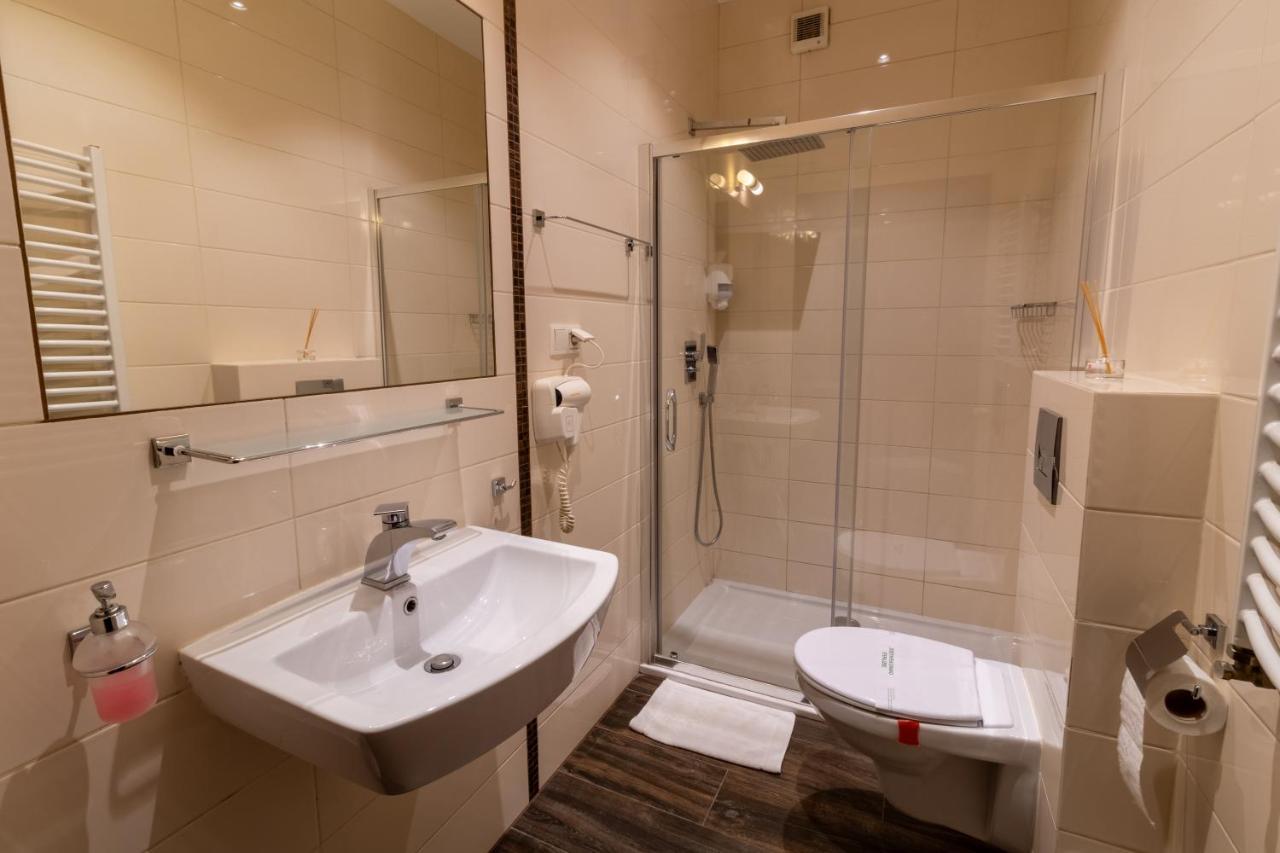 Atlantic Aparthotel クラクフ エクステリア 写真